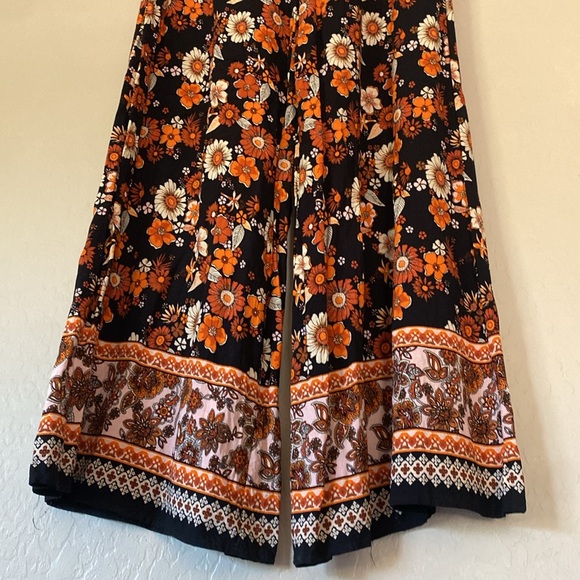 XL floral, flowy wide leg pants - Picture 4 of 9